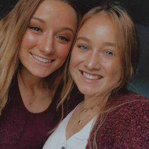 Meet your Posher, Chloe